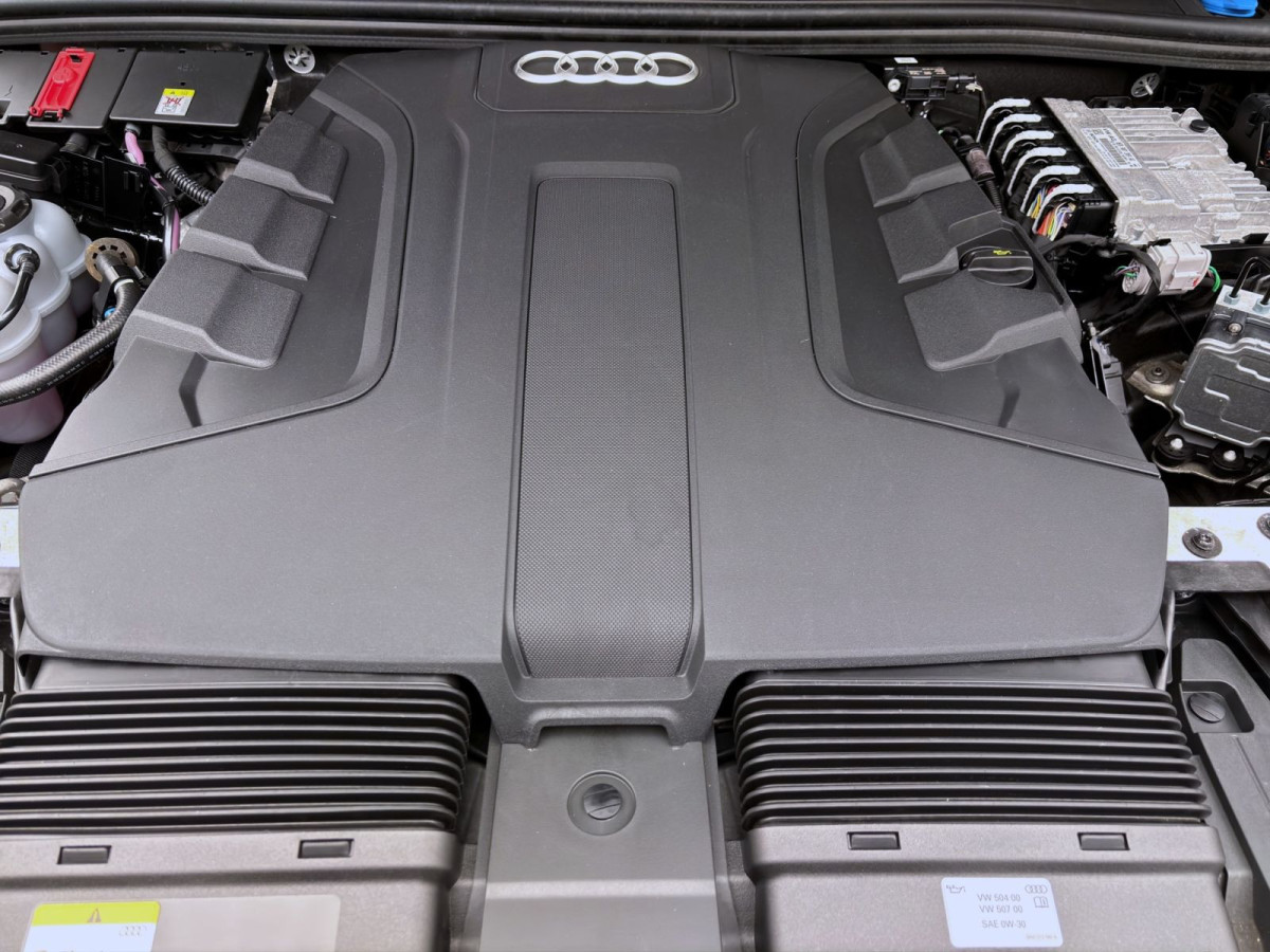 Thumb 17: Audi Q7 50 TDI Q S LINE STADHZG PANO AHK HD-MATRIX