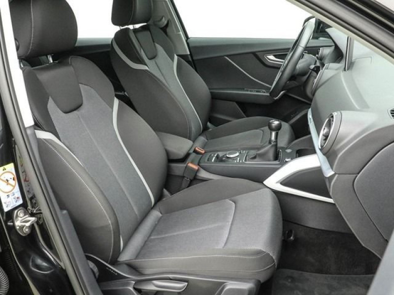 Bild 2: Audi Q2 30 TFSI SPORT SITZHZG PDC KLIMA LM17