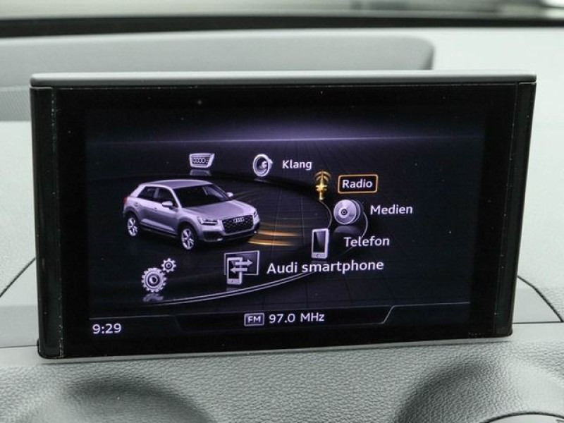 Bild 4: Audi Q2 30 TFSI SPORT SITZHZG PDC KLIMA LM17