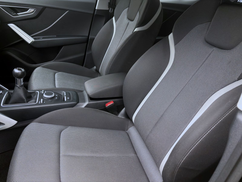 Bild 8: Audi Q2 30 TFSI SPORT SITZHZG PDC KLIMA LM17