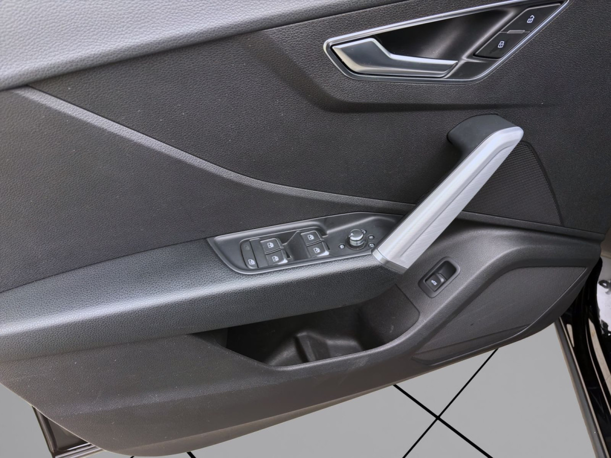 Thumb 9: Audi Q2 30 TFSI SPORT SITZHZG PDC KLIMA LM17