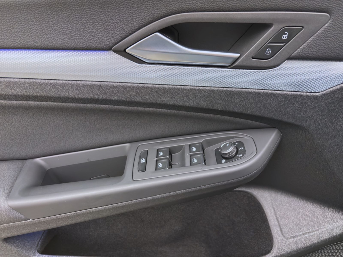 Thumb 9: Volkswagen Golf Variant 1.5 eTSI DSG GOAL KLIMA PDC LED SHZG