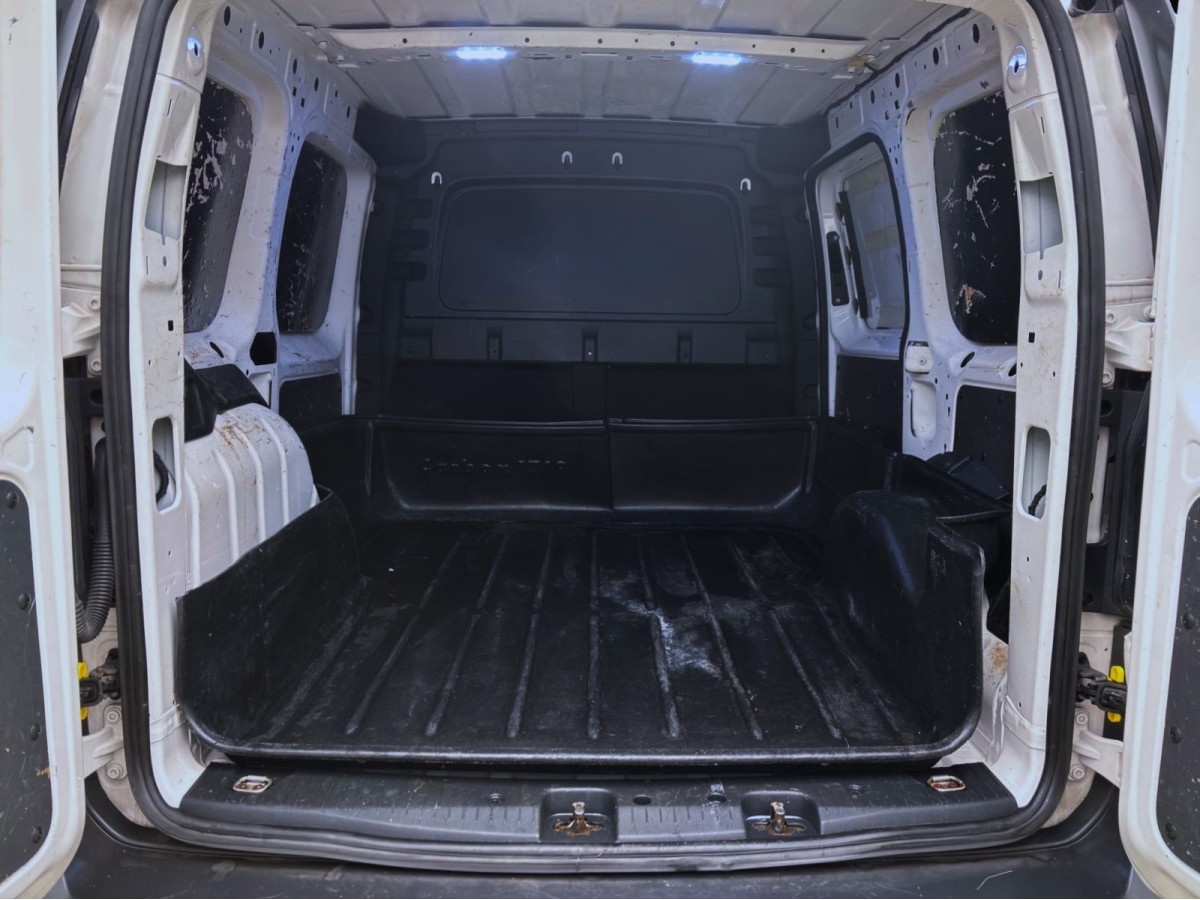 Thumb 3: Volkswagen Caddy Cargo 2.0 TDI PDC Winterpaket Ganzjahresreifen