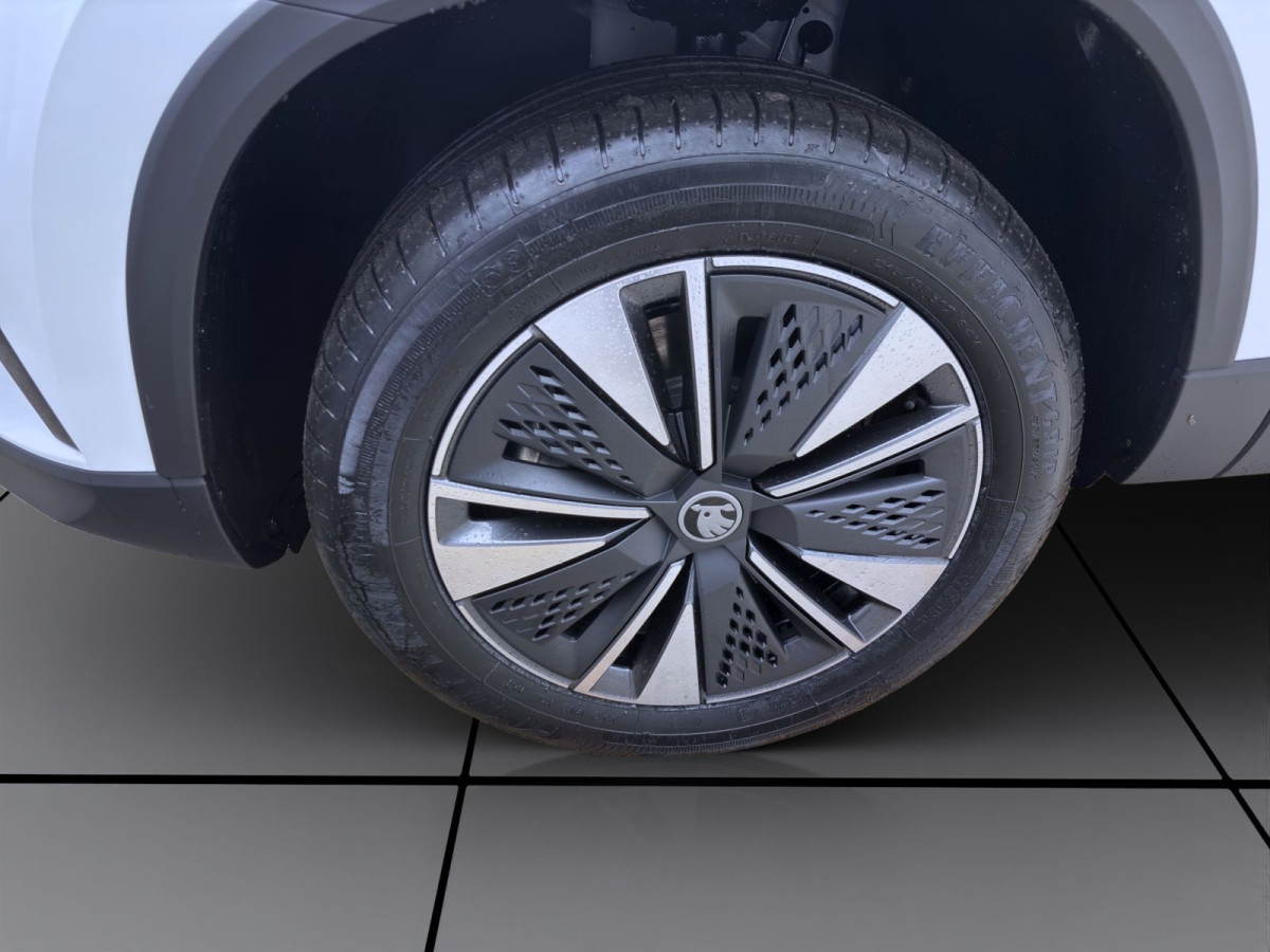 Thumb 7: Škoda KAROQ TOUR DSG AHK NAV KAM ASSISTENZ+ WINTER+