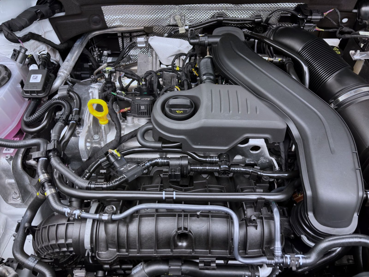 Thumb 17: Škoda KAROQ TOUR DSG AHK NAV KAM ASSISTENZ+ WINTER+