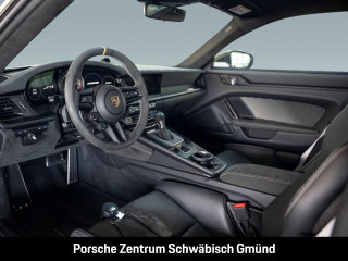 Fahrzeugbild eines Porsche 992 in weiß.