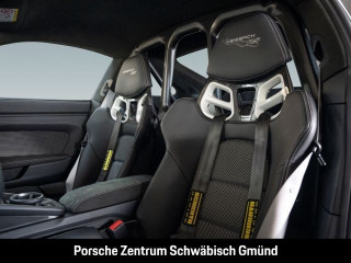 Fahrzeugbild eines Porsche 992 in weiß.