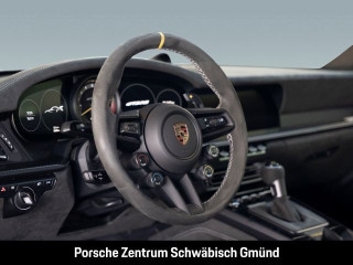 Fahrzeugbild eines Porsche 992 in weiß.