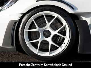 Fahrzeugbild eines Porsche 992 in weiß.
