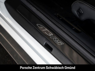 Fahrzeugbild eines Porsche 992 in weiß.