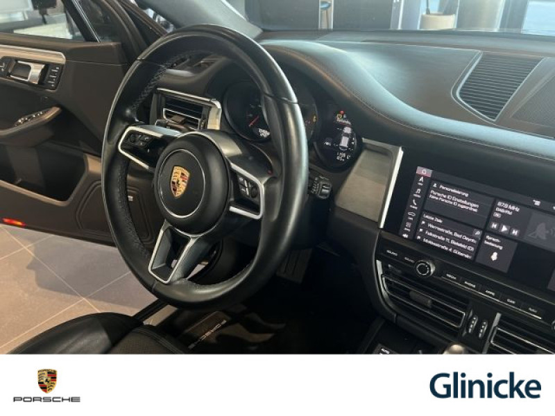 Porsche - Macan