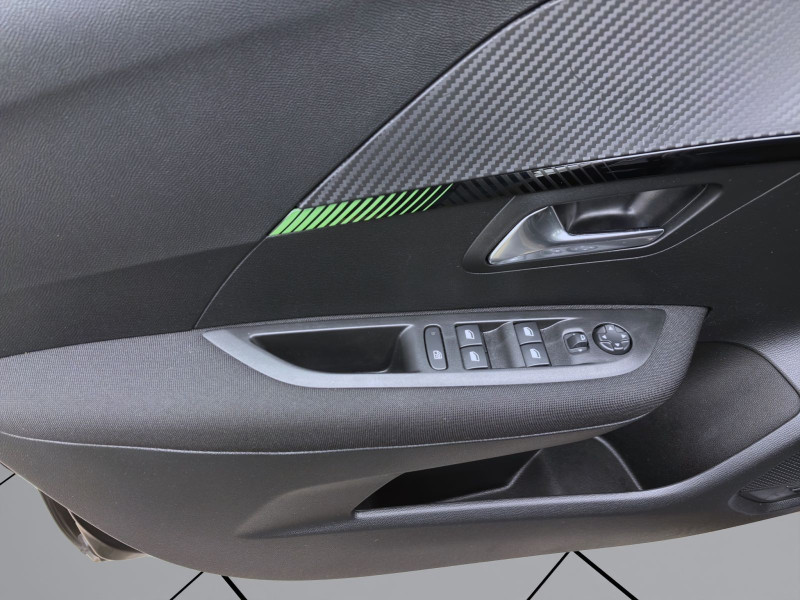 Bild 9: Peugeot 208 1.2 PureTech ACTIVE SITZHZG GRA DAB+ KLIMA