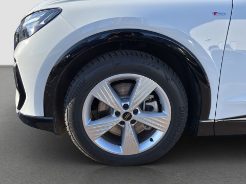 Audi Q4 e-tron - Q4 45 e-tron 210 kW edition S-Line Standklima Parkassistent Matrix AHK ACC