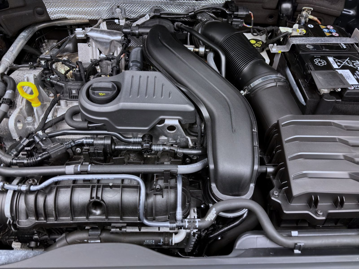 Thumb 17: Škoda Karoq 1.5 TSI DSG SELECTION PDC LED SITZHZG KLIMA