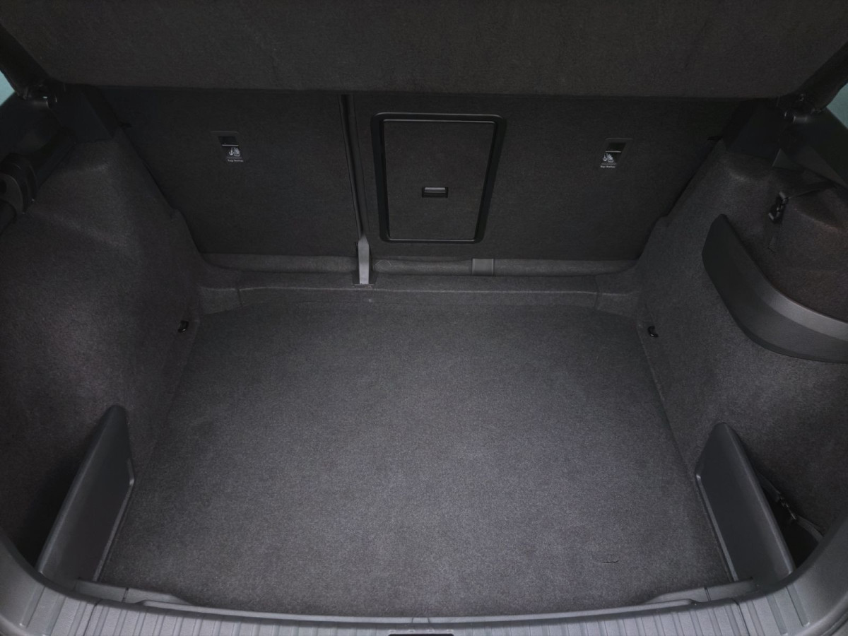 Thumb 3: Škoda Karoq 1.5 TSI DSG SELECTION PDC LED SITZHZG KLIMA