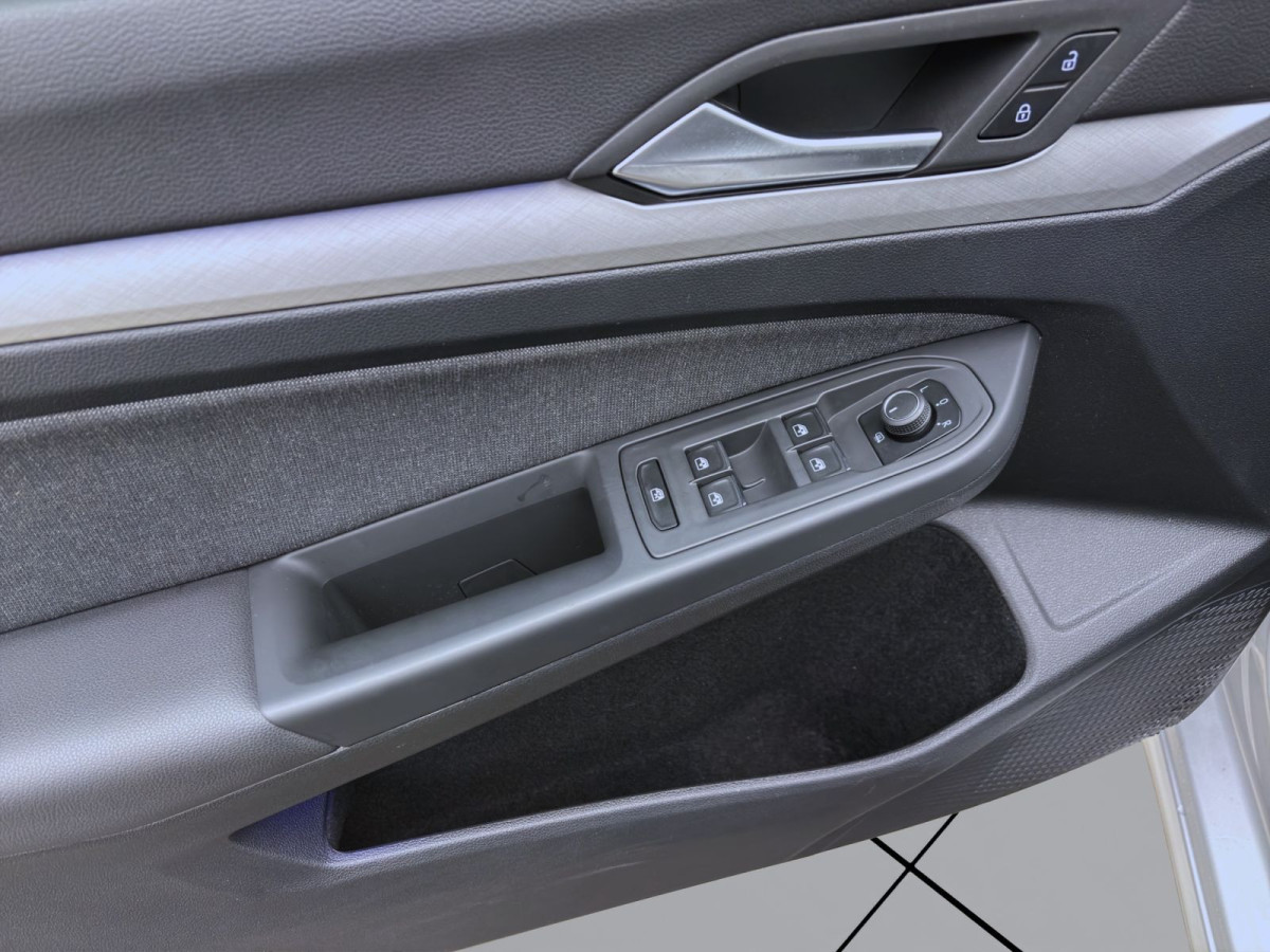 Thumb 9: Volkswagen Golf Variant 2.0 TDI LIFE NAVI PDC LED SITZHZG