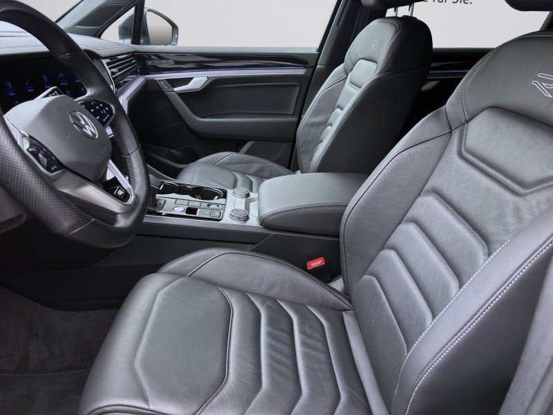 Bild 8: Volkswagen Touareg 3.0 TDI V6 Tiptronic 4M R-LINE STDHZG LUFT NAVI HuD