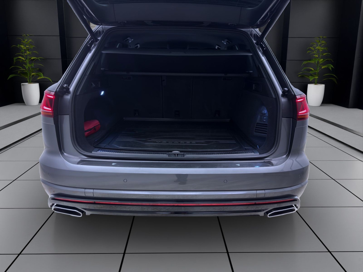 Thumb 3: Volkswagen Touareg 3.0 TDI V6 Tiptronic 4M R-LINE STDHZG LUFT NAVI HuD