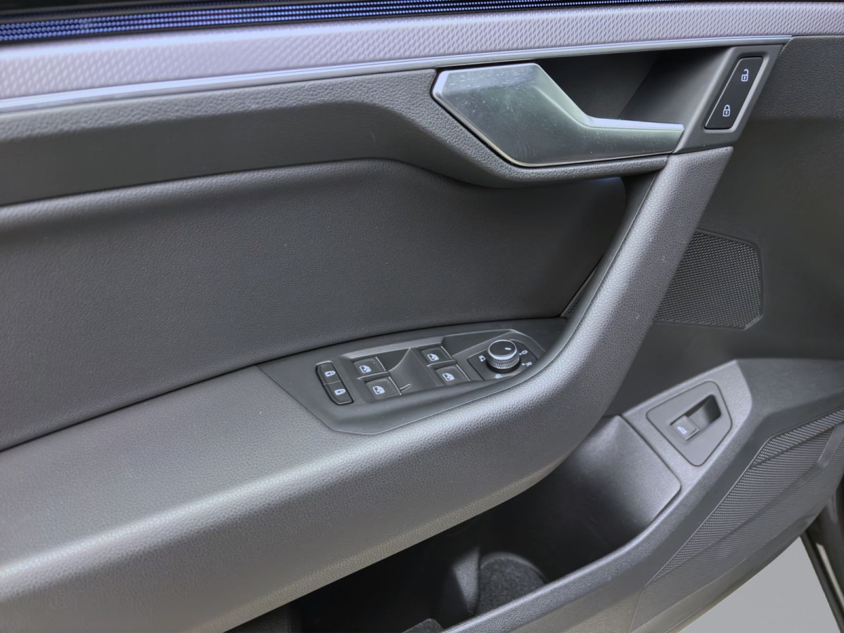 Thumb 9: Volkswagen Touareg 3.0 TDI V6 Tiptronic 4M R-LINE STDHZG LUFT NAVI HuD