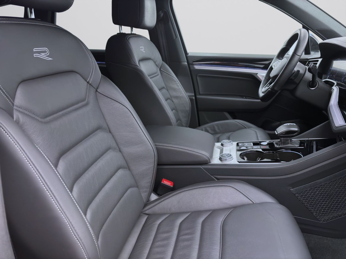 Thumb 15: Volkswagen Touareg 3.0 TDI V6 Tiptronic 4M R-LINE STDHZG LUFT NAVI HuD