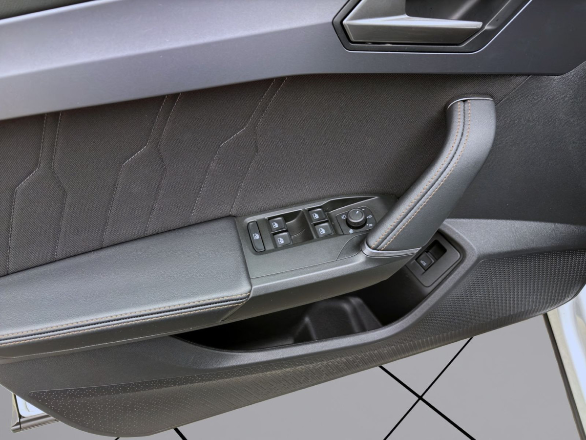 Thumb 9: Cupra Formentor 1.5 eTSI DSG NAVI KAMERA PDC SHZG LED