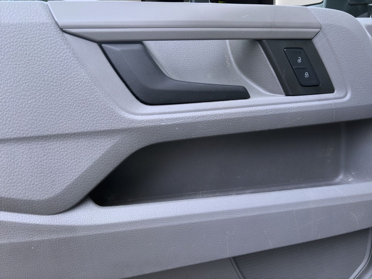 Thumb 9: Volkswagen Crafter 35 Kasten 2.0 TDI LANG HOCHDACH FWD NUR HÄNDLER ODER EXPORT !!! MOTORSCHADEN