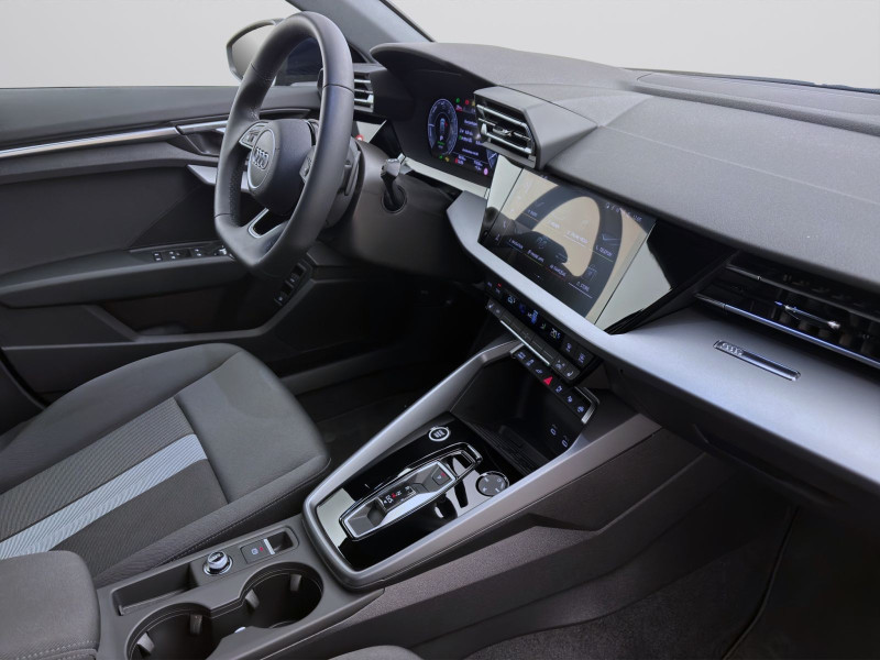 Bild 16: Audi A3 Sportback 40 TFSIe BUSINESS NAVI eKLAPPE AHK KLIMA