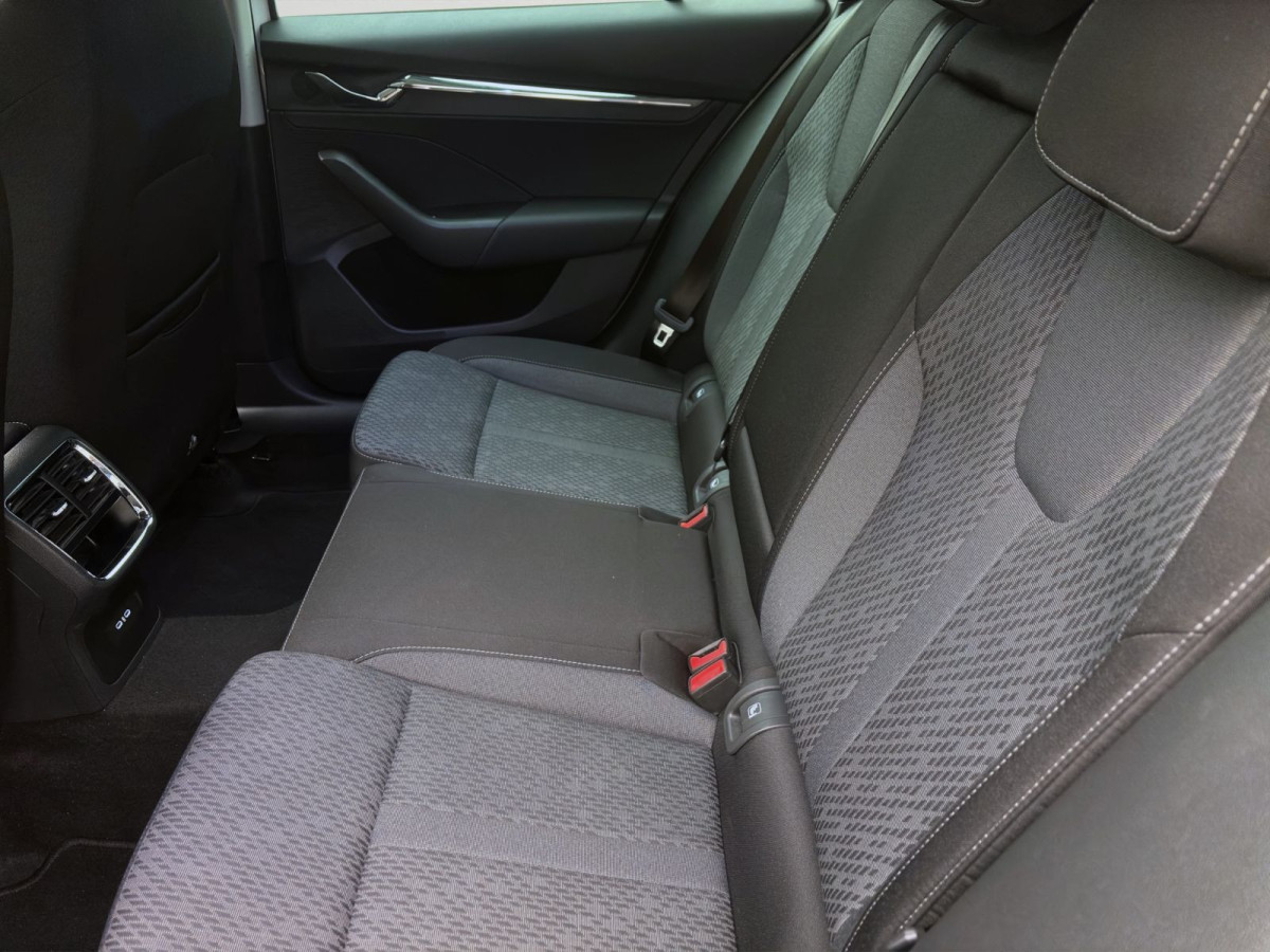 Thumb 14: Škoda Octavia Combi 2.0 TDI DSG STYLE NAVI AHK KLIMA SHZG