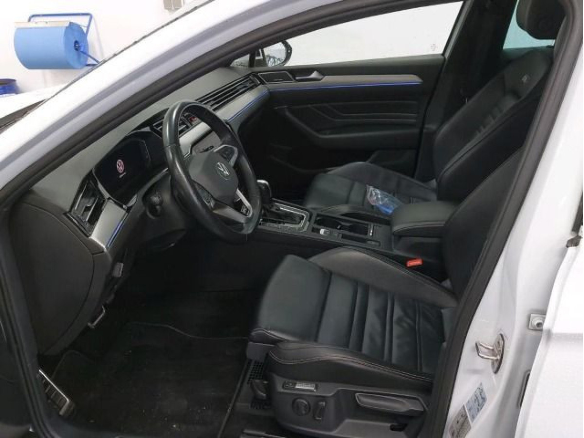 Thumb 2: Volkswagen Passat Variant 2.0 TDI DSG R-LINE PANO NAVI IQ.LIGHT KAMERA