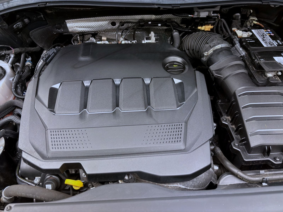 Thumb 17: Volkswagen Tiguan 2.0 TDI DSG ELEGANCE STDGZG PANO AHK MATRIX