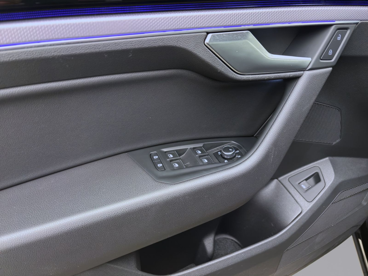 Thumb 9: Volkswagen Touareg 3.0 TDI 4M R-LINE NAVI KAMERA SITZHZG ACC