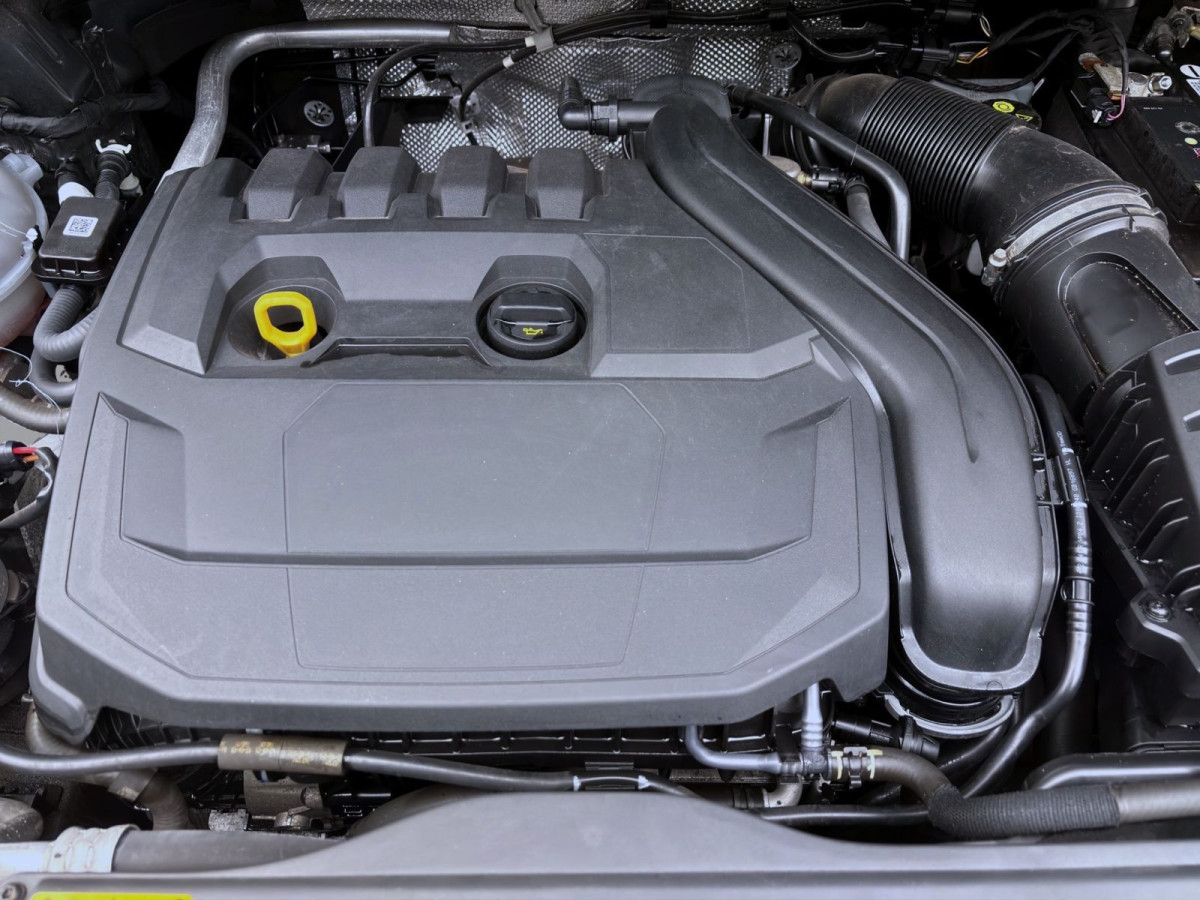 Thumb 17: Volkswagen Touran 1.5 TSI DSG UNITED NAVI SITZHZG PDC ACC