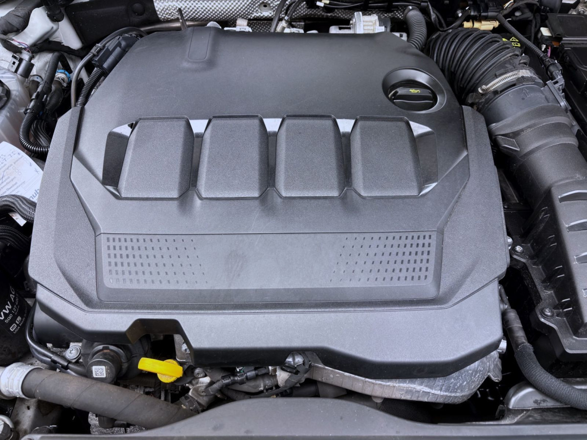 Thumb 17: Volkswagen Passat Variant 2.0 TDI DSG BUSINESS AHK NAVI KAMERA HuD ACC