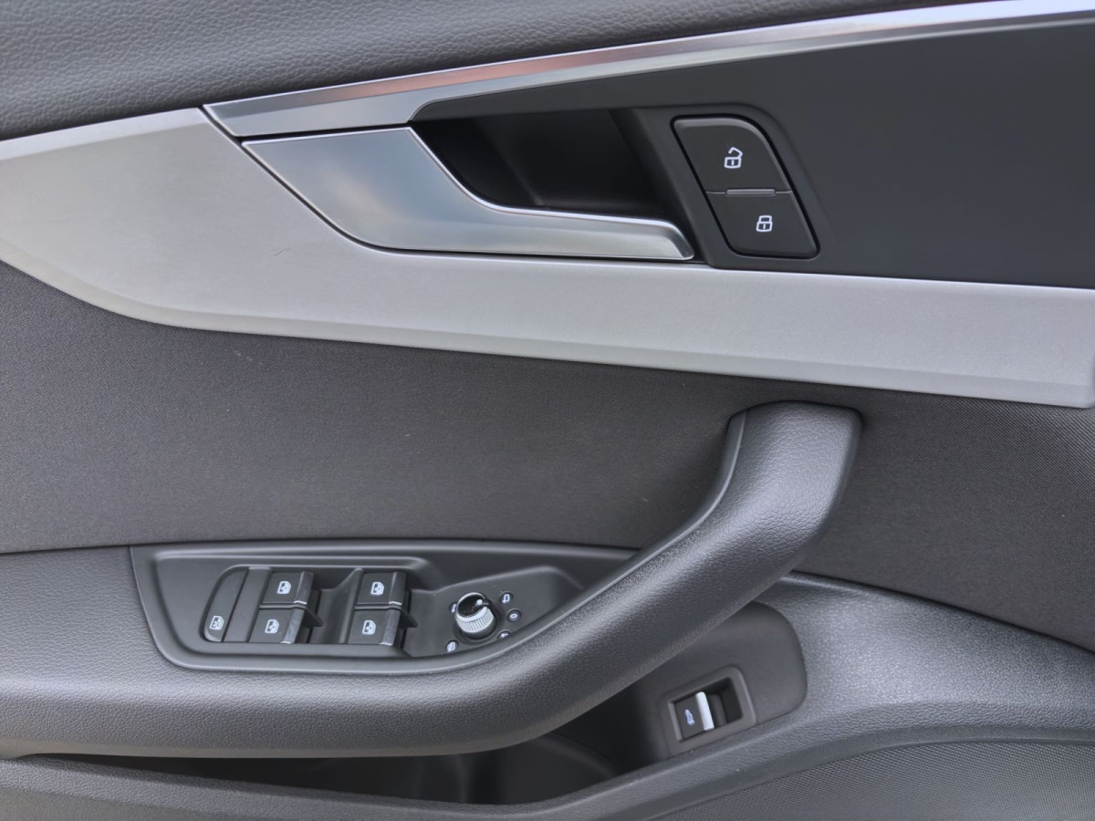 Thumb 9: Audi A4 Avant 40 g-tron ADVANCED AHK NAVI KAMERA SITZHZG