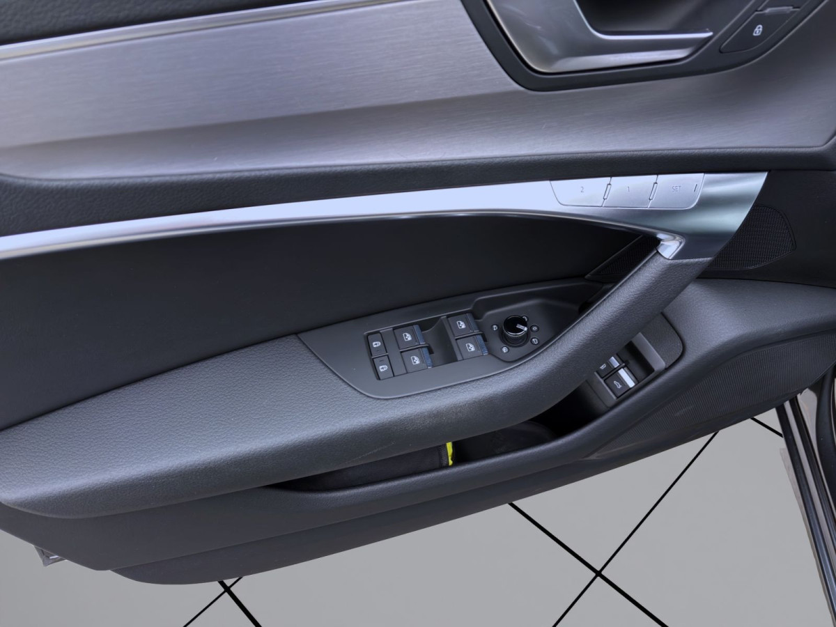 Thumb 9: Audi A6 Avant 55 TFSIe Q SPORT MATRIX NAVI HuD KAMERA