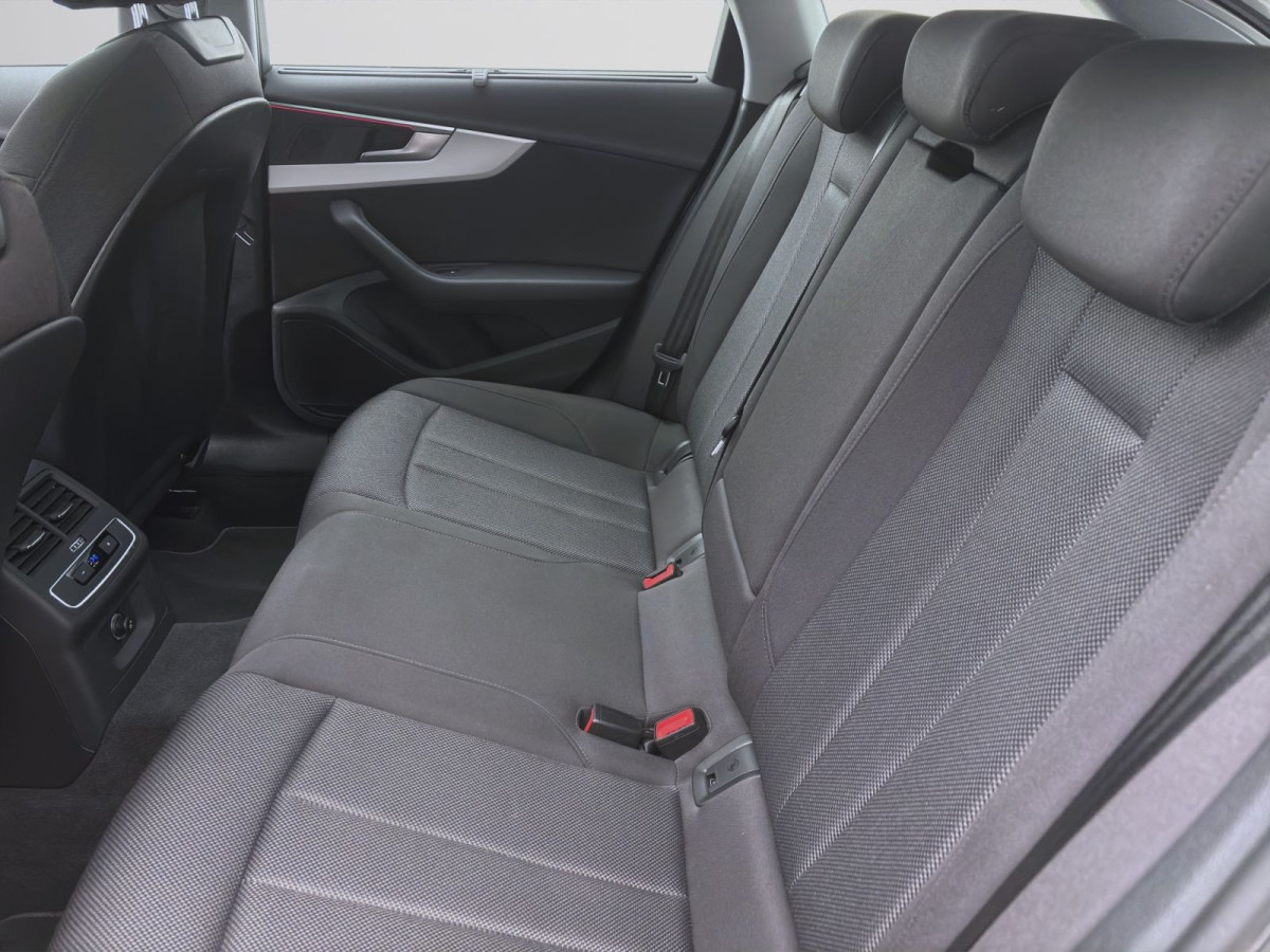 Thumb 14: Audi A4 Avant 30 TDI ADVANCED STDHZG PANO AHK NAVI