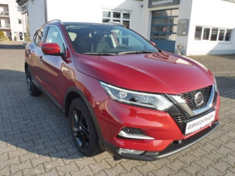 Automodell: Qashqai in der Farbe rot