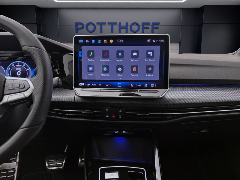 Bild 13: Volkswagen Golf 1.5 eTSI DSG R-LINE NAVI ACC HuD KAMERA