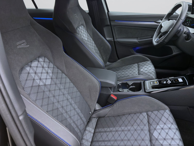 Bild 15: Volkswagen Golf 1.5 eTSI DSG R-LINE NAVI ACC HuD KAMERA