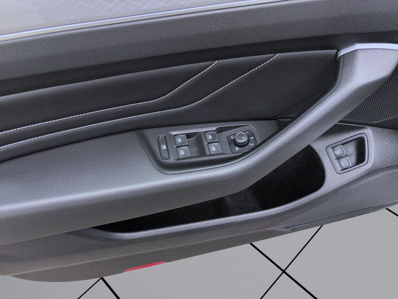 Bild 9: Volkswagen Passat Variant 1.4 TSI eHybrid DSG GTE STDHZG AHK NAVI ACC