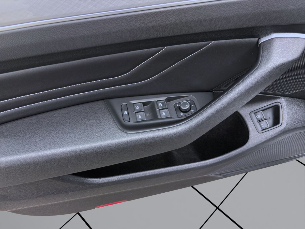 Thumb 9: Volkswagen Passat Variant 1.4 TSI eHybrid DSG GTE STDHZG AHK NAVI ACC