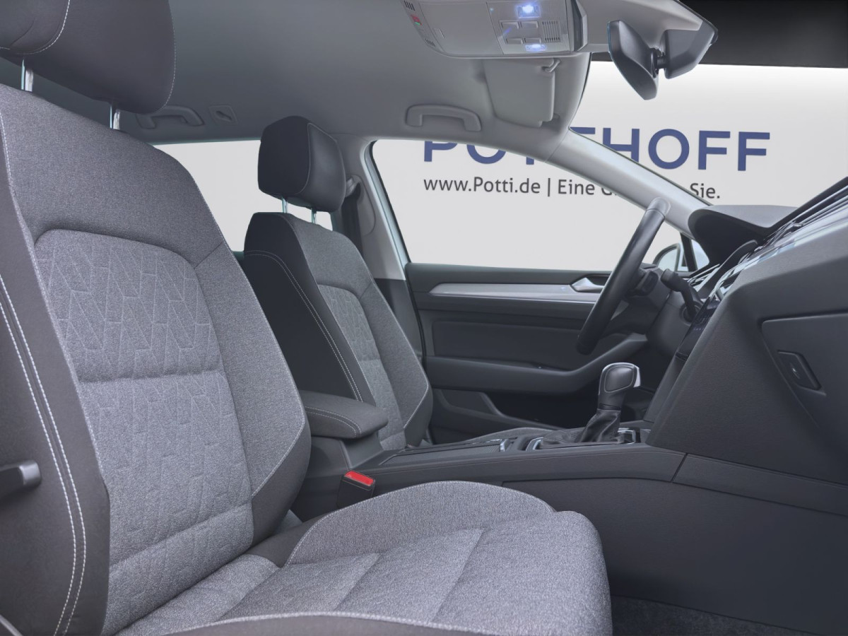 Thumb 15: Volkswagen Passat Variant 2.0 TDI DSG R-LINE NAVI STDHZG AHK KLIMA