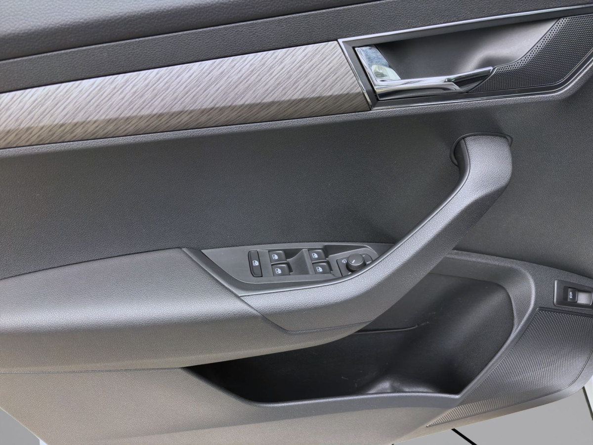 Thumb 9: Škoda Karoq 2.0 TDI DSG 4x4 STYLE NAVI PANO KAMERA KLIMA