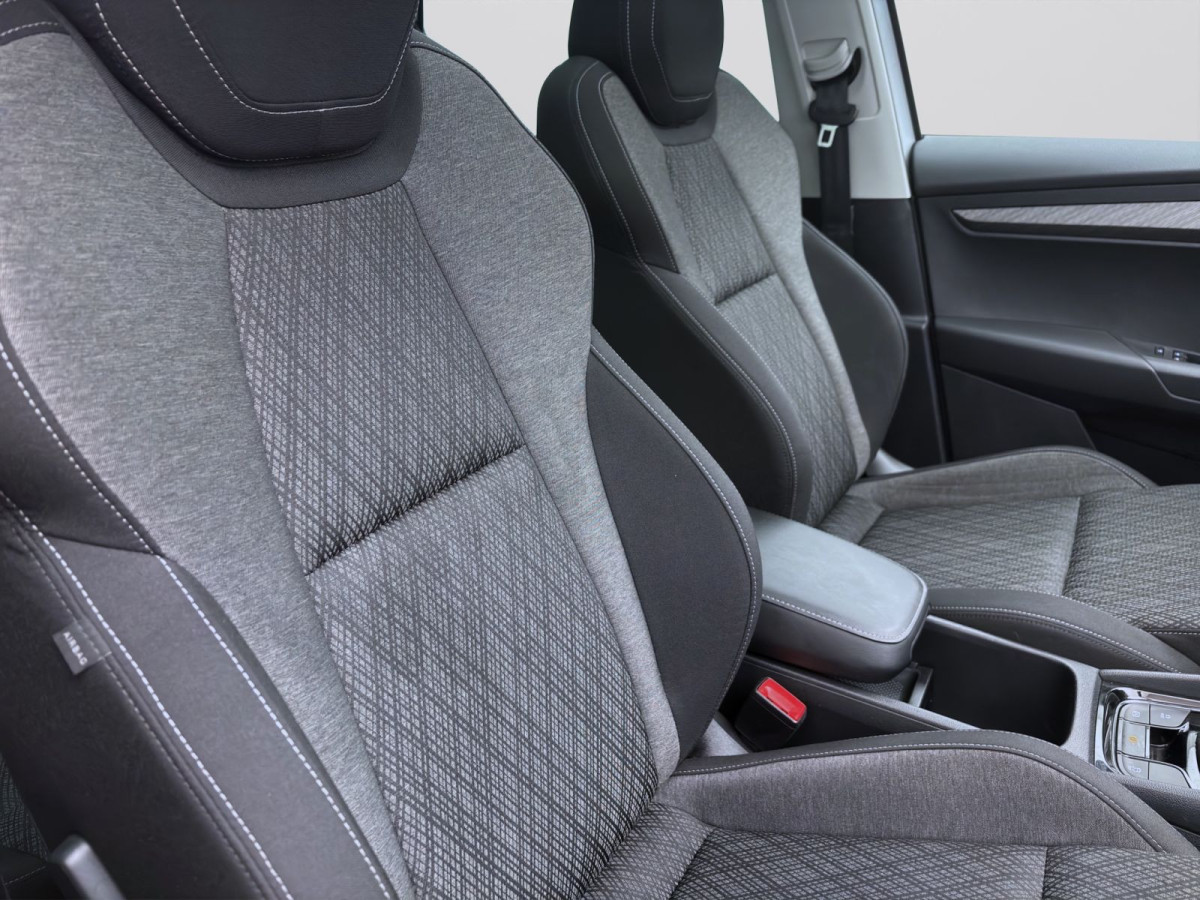 Thumb 15: Škoda Karoq 2.0 TDI DSG 4x4 STYLE NAVI PANO KAMERA KLIMA