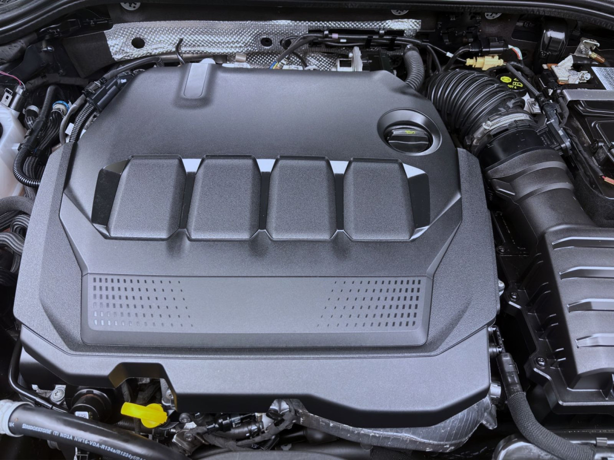 Thumb 17: Volkswagen Golf Variant 2.0 TDI DSG STYLE STDHZG AHK NAVI LED+