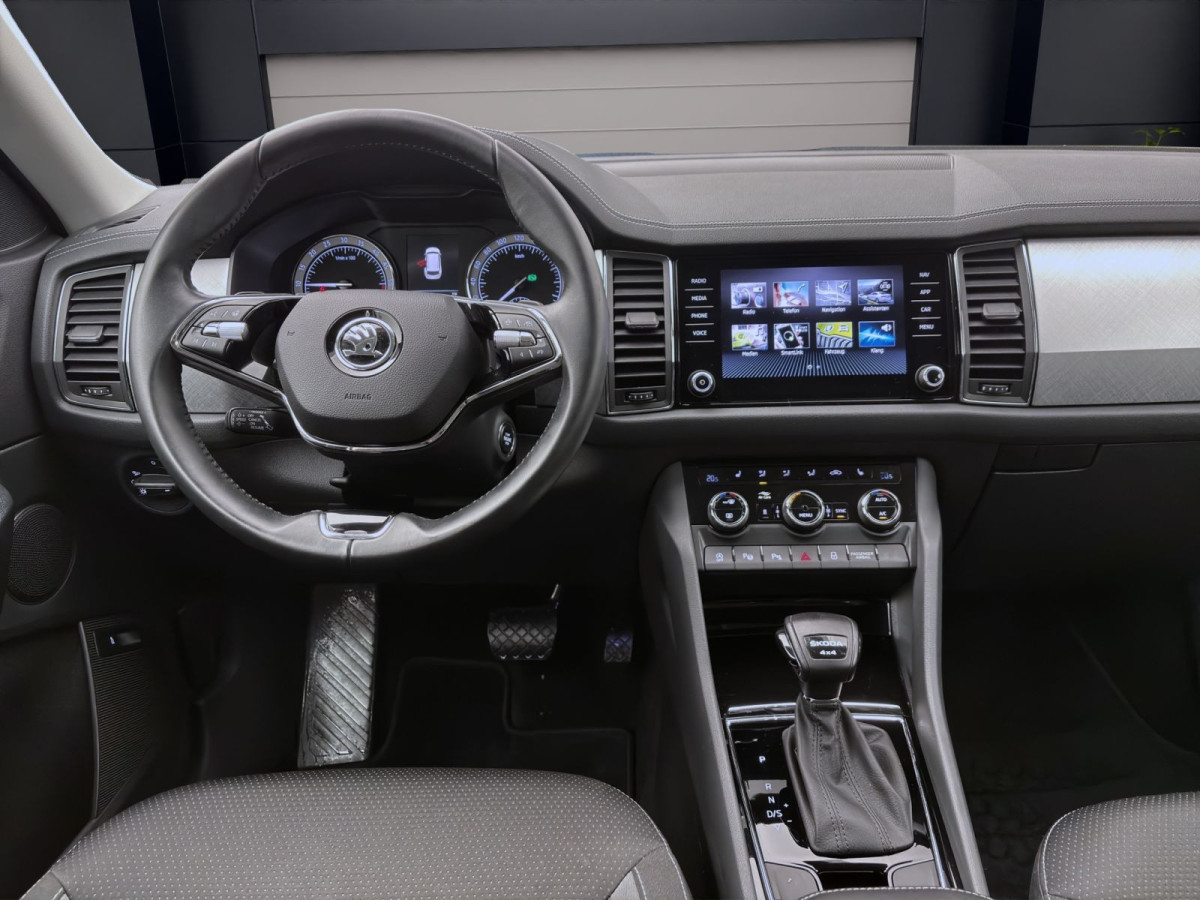 Thumb 12: Škoda Kodiaq 2.0 TDI DSG 4x4 TOUR STDHZG AHK NAVI KAMERA