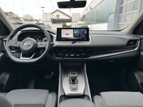 Automodell: Qashqai in der Farbe schwarz