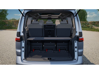 Fahrzeugbild eines Volkswagen T7 Multivan in silber.