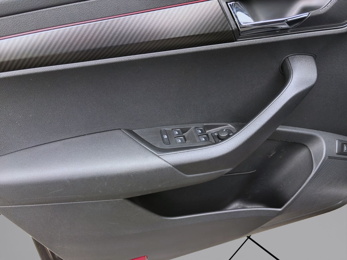 Thumb 9: Škoda Karoq 1.5 TSI DSG SPORTLINE AHK SITZHZG NAVI KAMERA