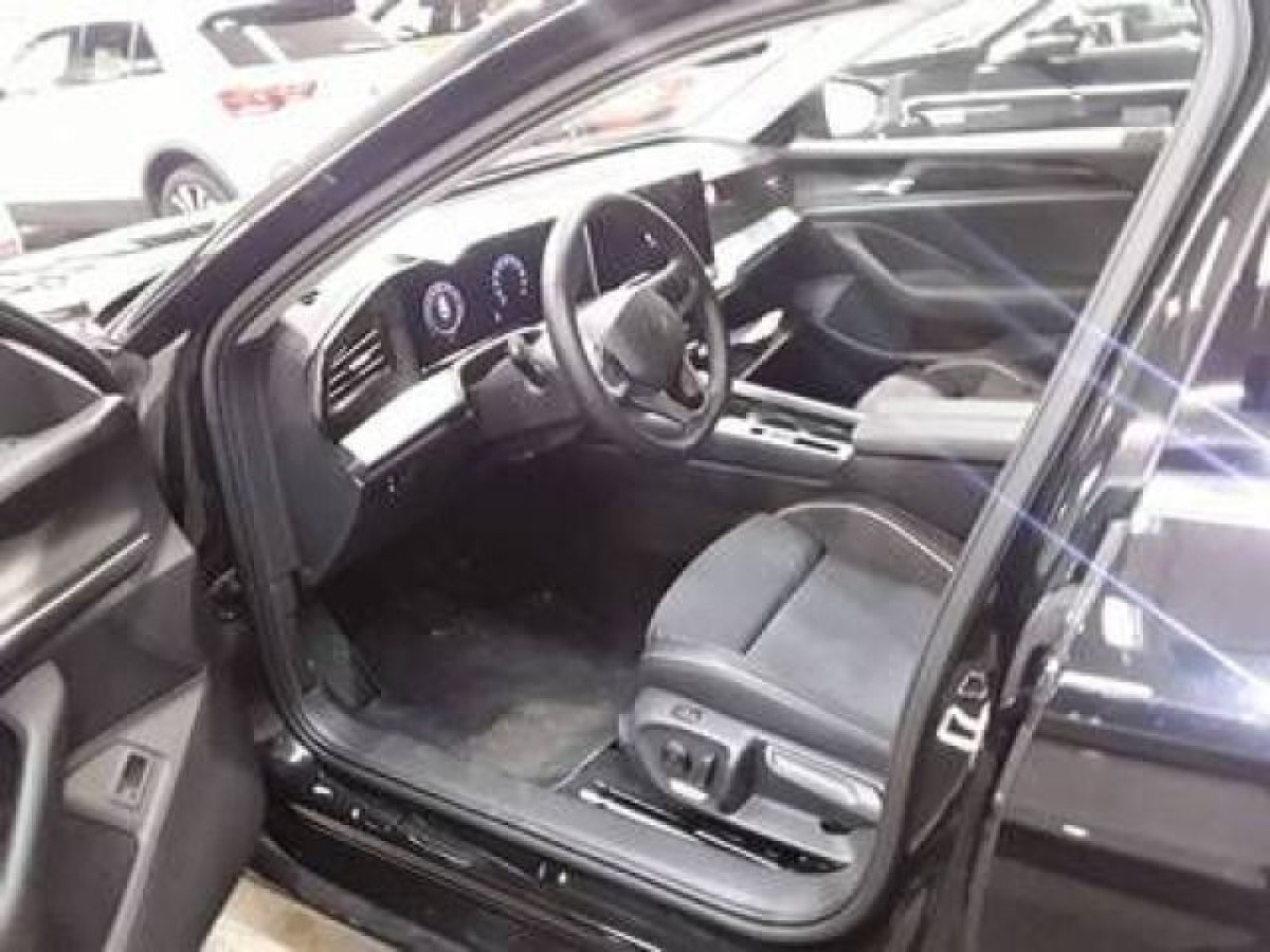 Thumb 2: Volkswagen Passat Variant 1.5 TSI eHybrid DSG BUSINESS NAVI AHK KLIMA SHZG